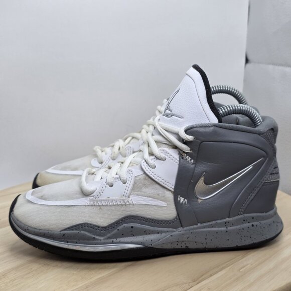 Nike Boys Kyrie Infinity SE DD0335-108 Gray Basketball Shoes Sneakers Size 4.5Y - Picture 1 of 10